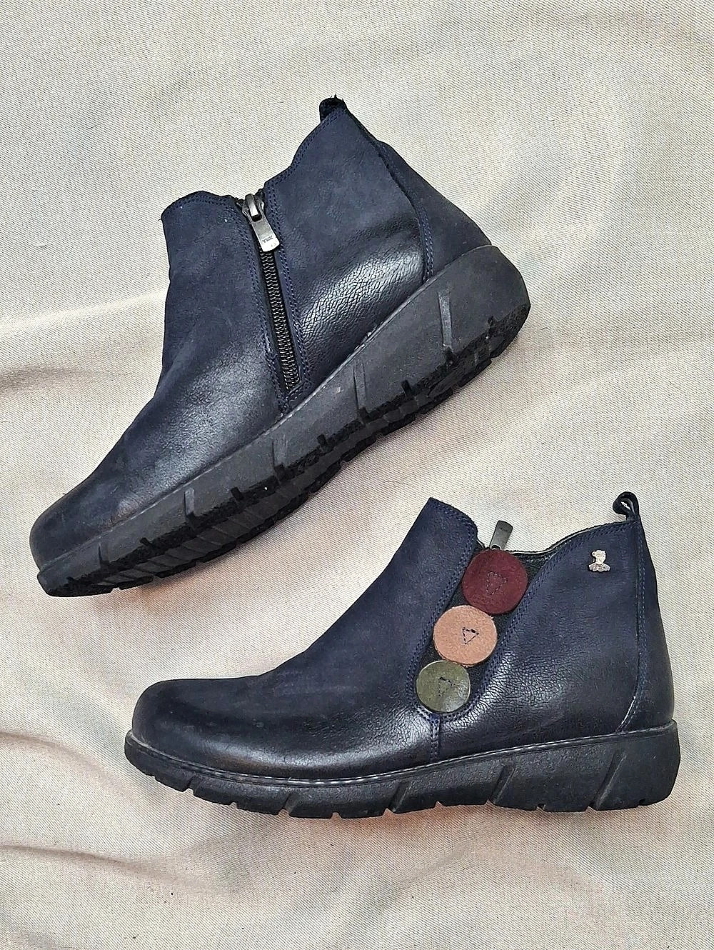 Venus Black Leather Ankle Boots